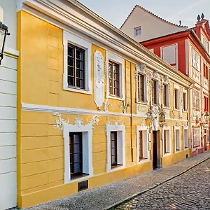 Beerland Chateaux - U Zlate Hrusky / At Golden Pear Bed & Breakfast