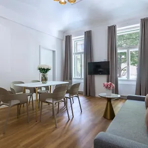4* Appart hôtel Encore Boutique By Dwellfort